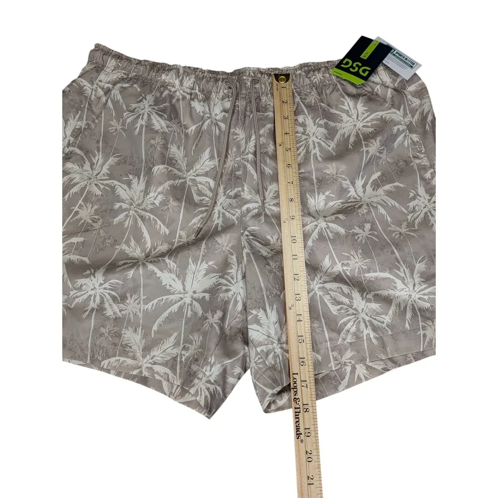 DSG Mens Rec Short XL Relaxed Fit 6 Inseam Palm Tree Khaki Water Repellent NEW